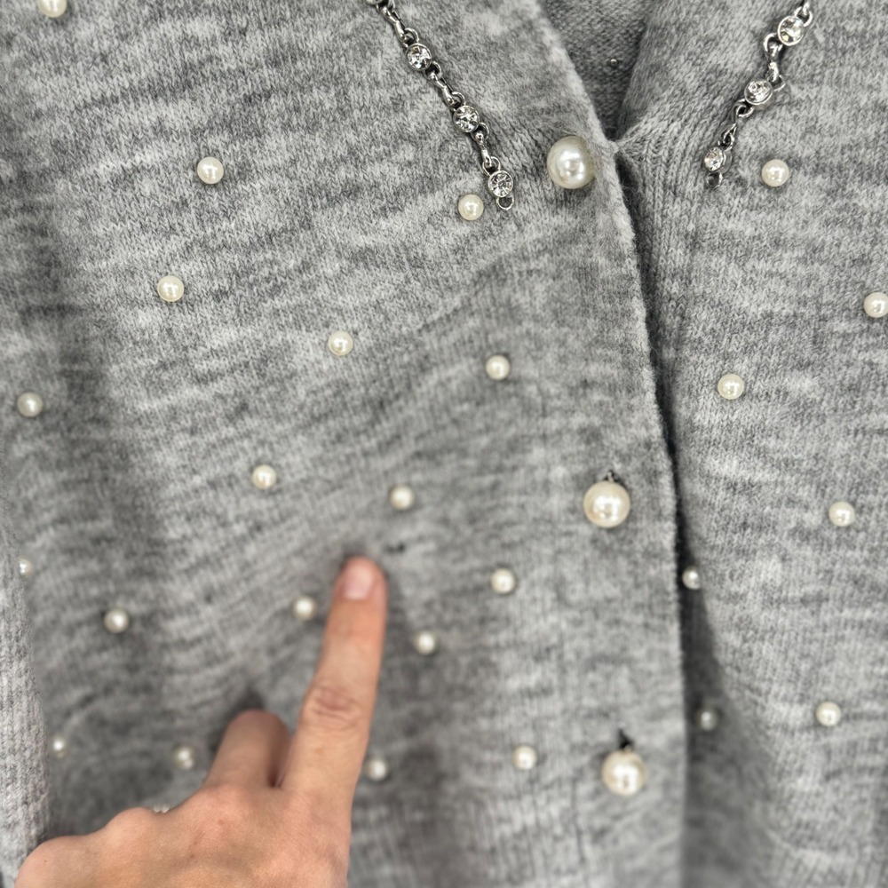 ASTR the Label Faux Pearl Embellished Cropped Cardigan Light Gray Women's Small - Picture 4 of 8